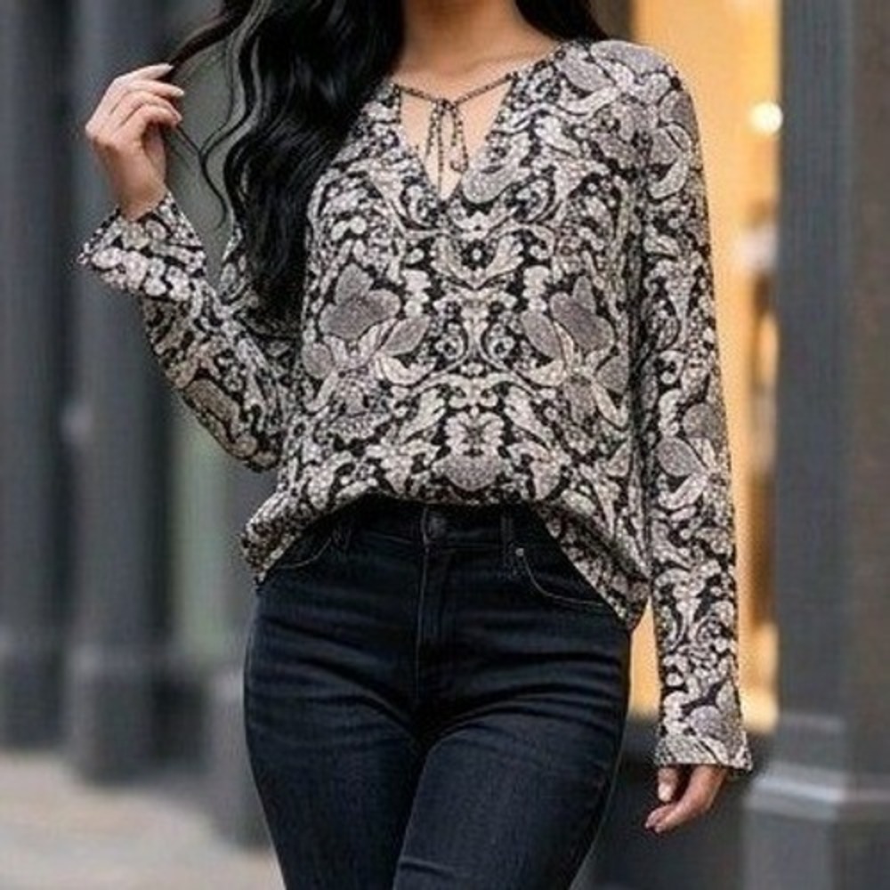 Mossimo 100% Silk Blouse Small Black White Floral‎ Paisley Boho Y2K Minimalist